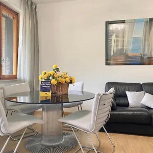 https://casaviva-lovely-trilo-with-terrace-in-recco.hotelitalianriviera.com