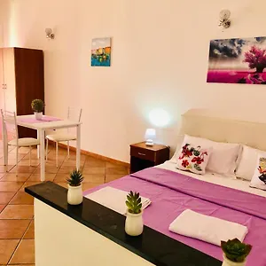 https://carlottashome.catania-hotels.net